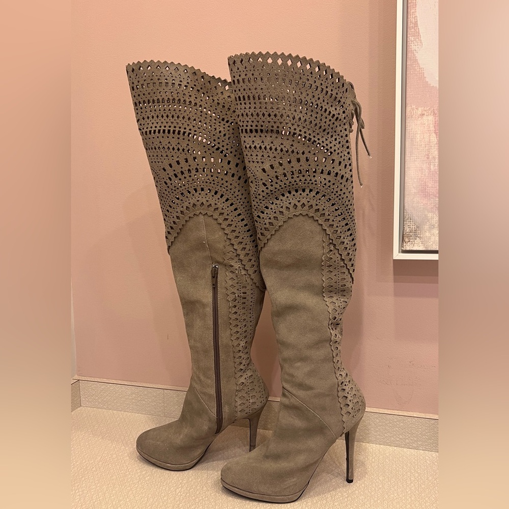 Enchanting Pour La Victoria laser cut suede over the knee boots